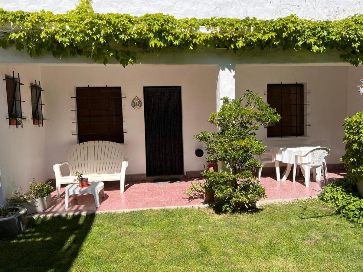 Hosteria Isabel Departamentos Y Habitaciones Con Bano Privado Las Grutas Exterior foto